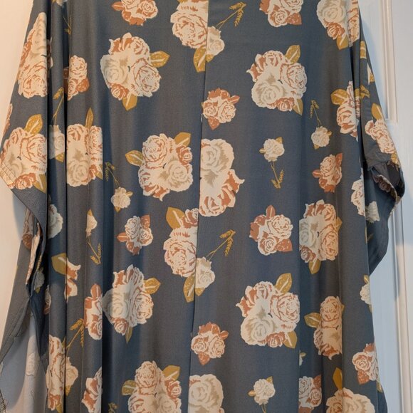 Beautiful Floral LuLaRoe Shelby NWOT - Picture 6 of 11